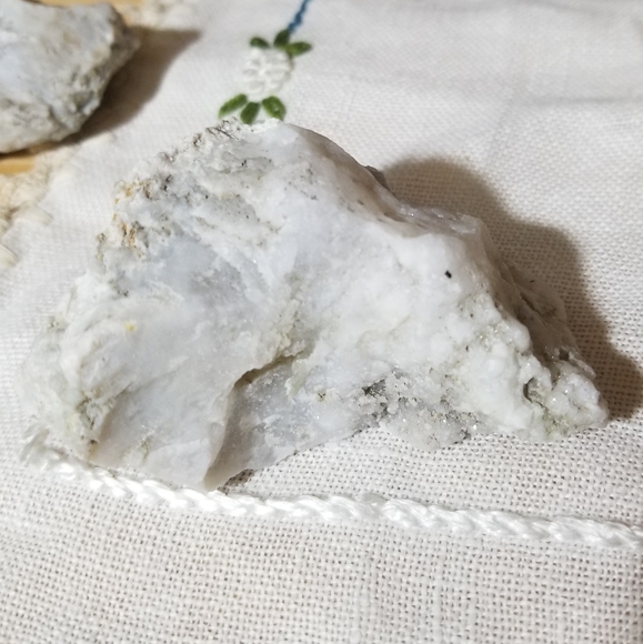 Rough Chalcedony and Quartz from Illinois - Picture 3 of 8